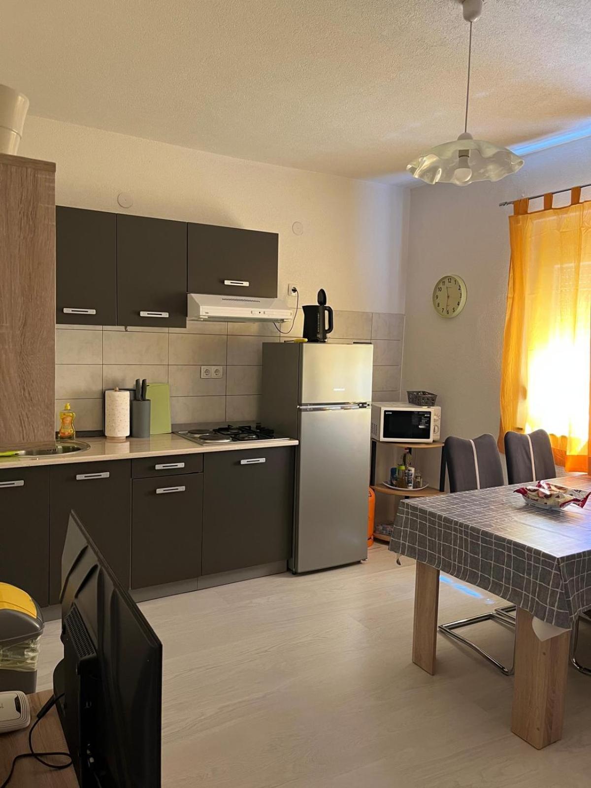 Apartment Iva Zara Esterno foto